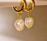 Eyrnalokkar - faux freshwater pearl